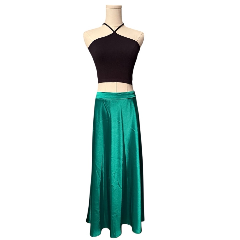 NWT Sincerely Jules Emerald Green Satin Midi Skirt Size Medium